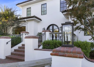 451 El Arroyo