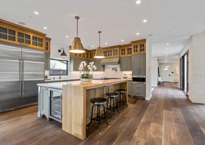 705 Walnut